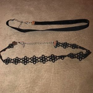 2 chokers